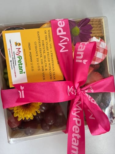Customer photo review of Signature Fruit Platter