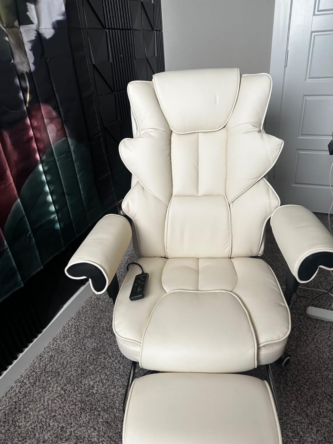 Customer photo review of Homrest 6-Point Massage Heat Ergonomic Reclining Office Chair with Footrest Beige