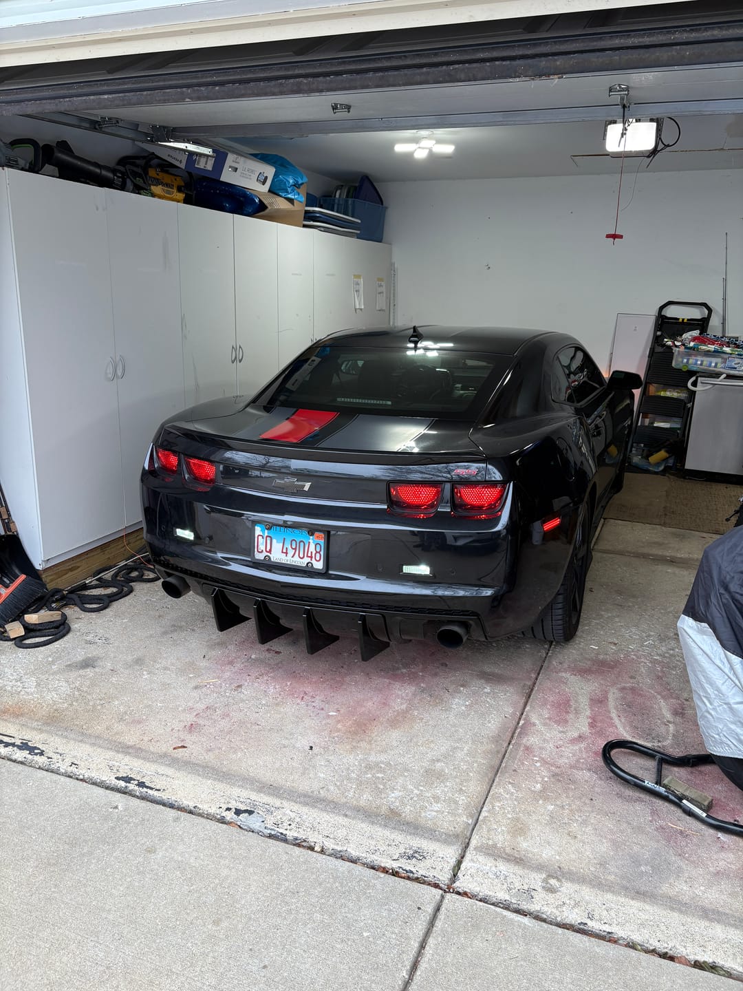 Customer photo review of 2010-2013 Chevy Camaro Evo Style Shark Fins Rear Diffuser Quad/Single Tips