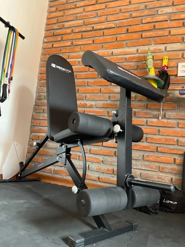Customer photo review of Banco 10x1 P/ Supino Com Rosca Scott Cadeira Extensora Preto