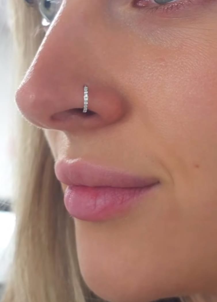 Customer photo review of Zircon Clicker | Nasen- & Ohrpiercing