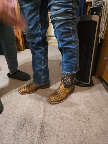 Customer photo review of BLOWOUT SALE BOOT #6🚨