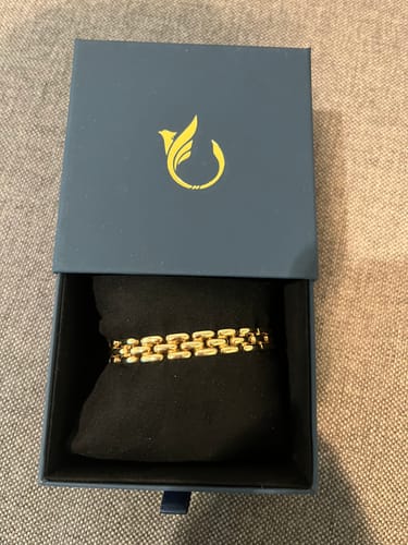 Customer photo review of Vintage Italian 14k Yellow Gold Link Bracelet 7.25"