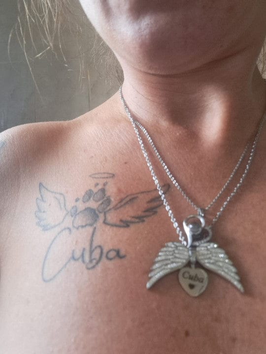 Customer photo review of AETERNUM™ My Angle Necklace