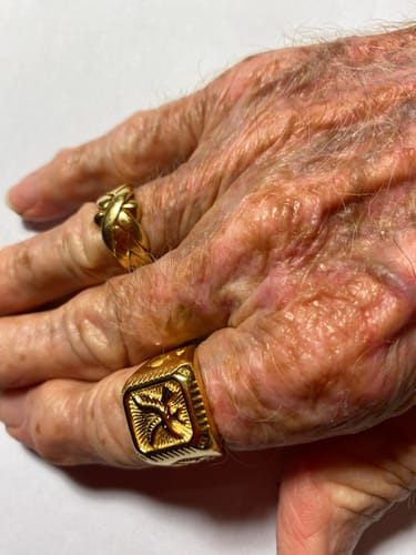 Customer photo review of 18k Gold Eagle Ring