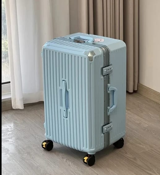 Customer photo review of Aluminum Frame Carry-On Luggage With Wide-Handle Spinner Wheels — Gunme | KIMLUD