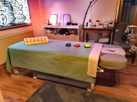 Customer photo review of Einweg Nasenschlitztücher für Massageliegen