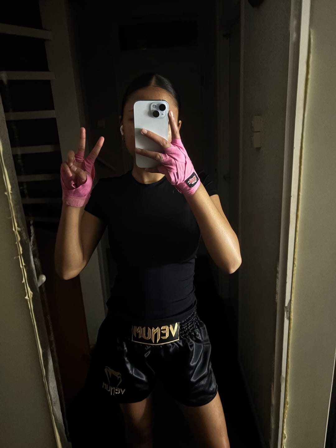 Customer photo review of Venum Kickboks Broekje Classic - Zwart/Goud
