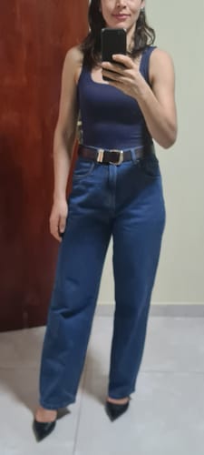 Marta M. review of Calça Jeans Reta Araçá Azul Médio image 1 out of 1