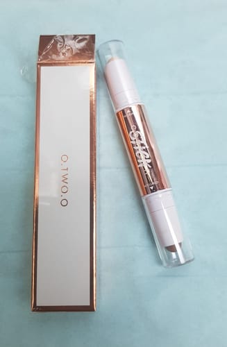 Customer photo review of O.TWO.O GLOW LIFT LIGHT SHADOW CONTOUR STICK