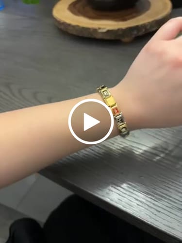 Customer video review of Cat