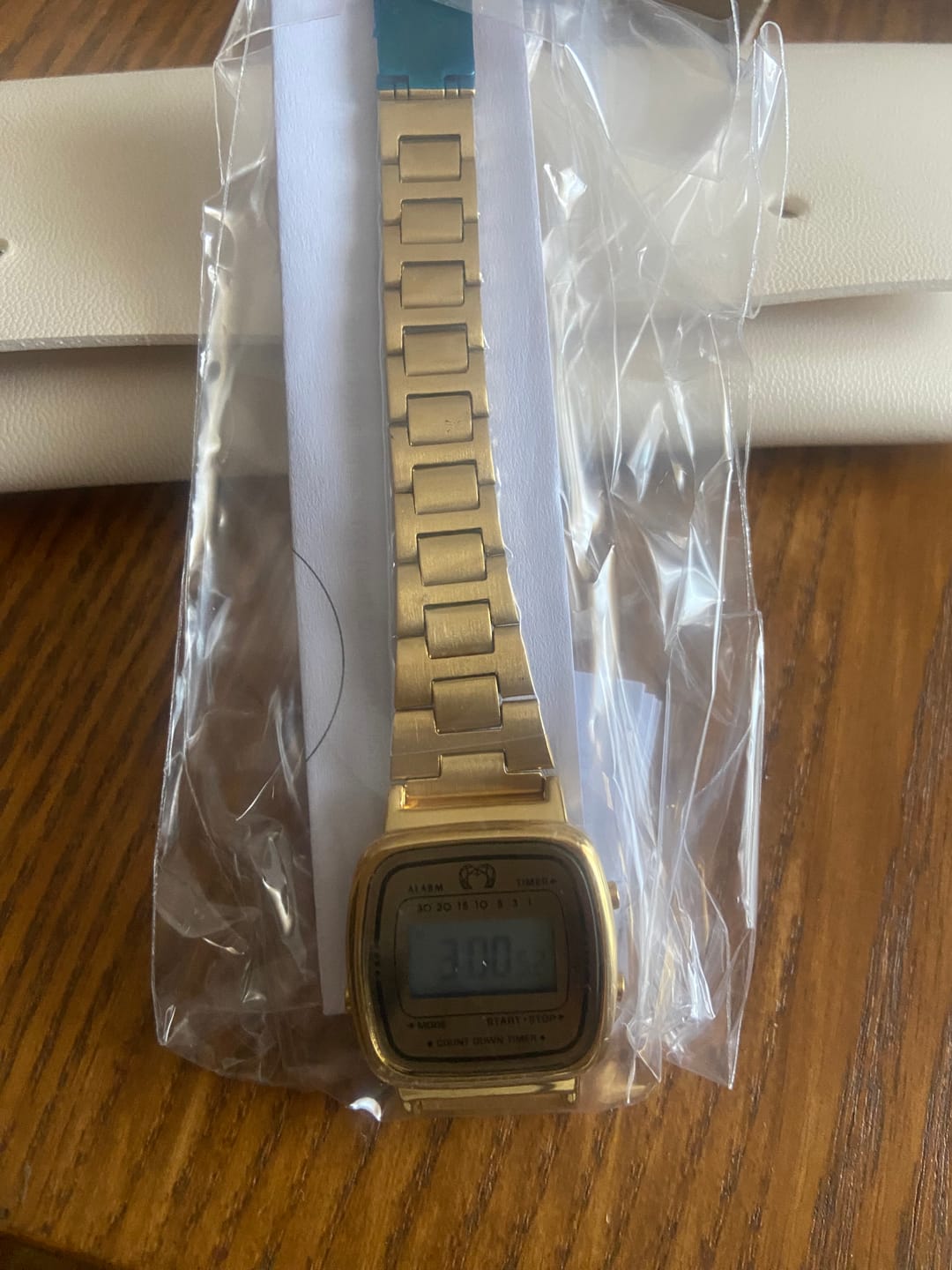 Customer photo review of Reloj Vintage Mini ~ GoldPassion