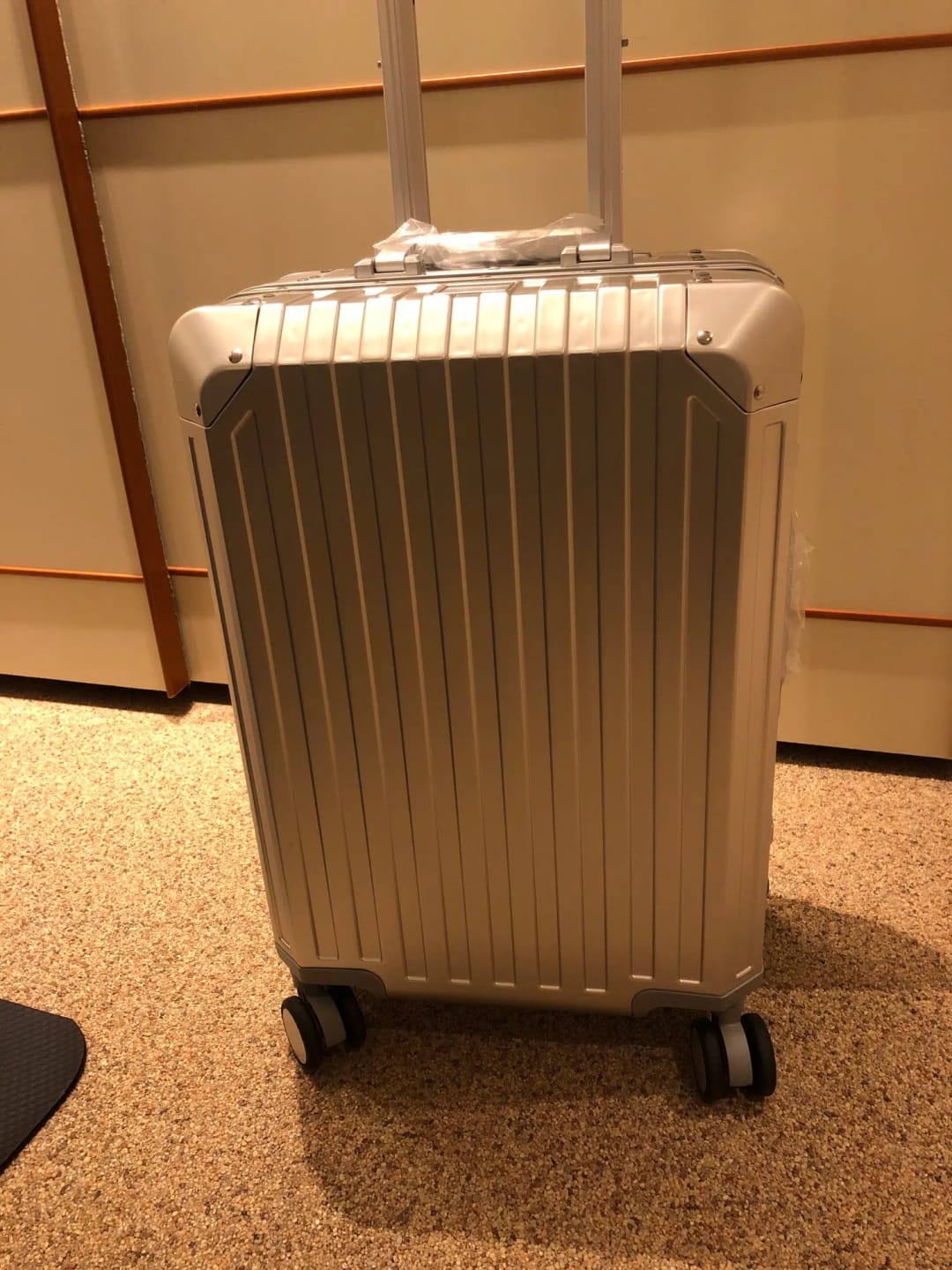 Customer photo review of Aluminum Trolley Suitcase Waterproof Cabin Luggage — Silver | KIMLUD