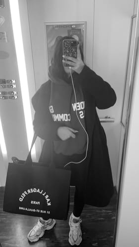 Customer photo review of GATED COMMUNITY HOODIE DARK GREY