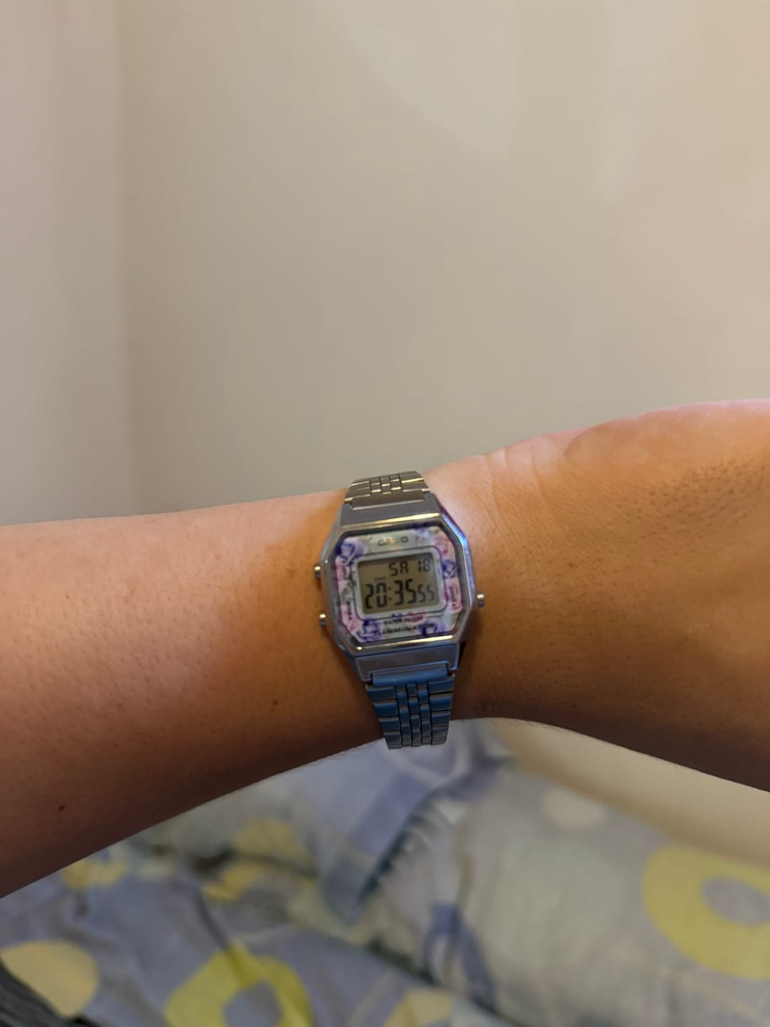 Customer photo review of Reloj Casio Vintage LA680WA-2CDF Plateado Flores