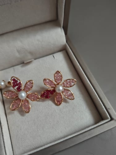 Customer photo review of Elegant Freshwater Pearl Earrings WE00413 | Vanda Miss Joaquim