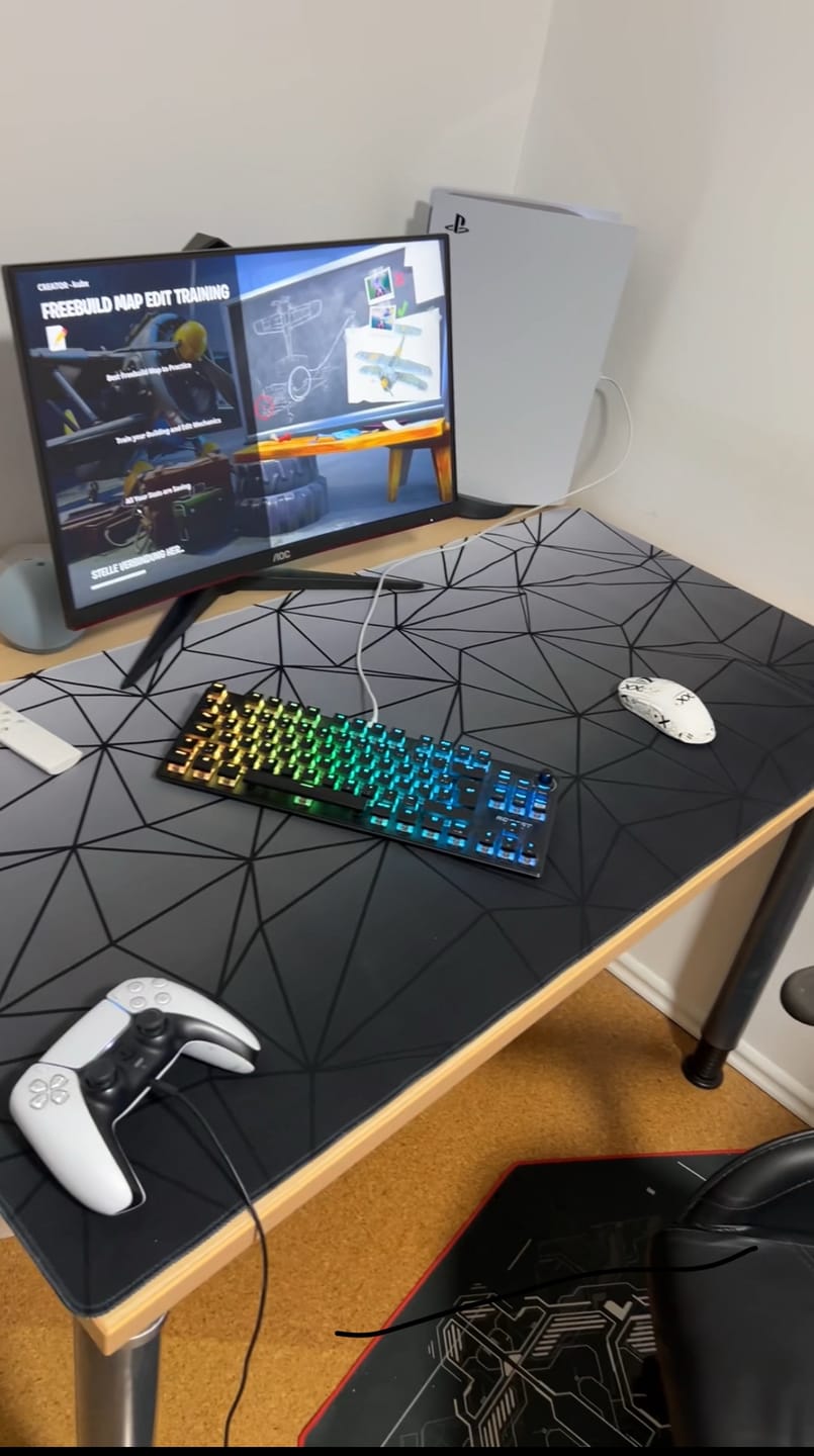 Customer photo review of Mousepad Geometric