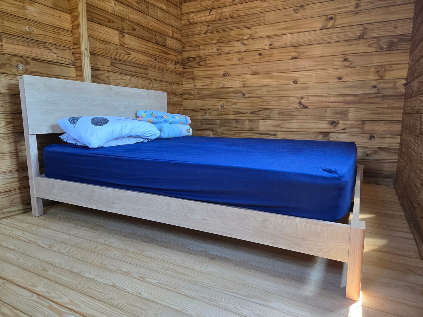 Customer photo review of Modena Bed Frame, Queen, Oak