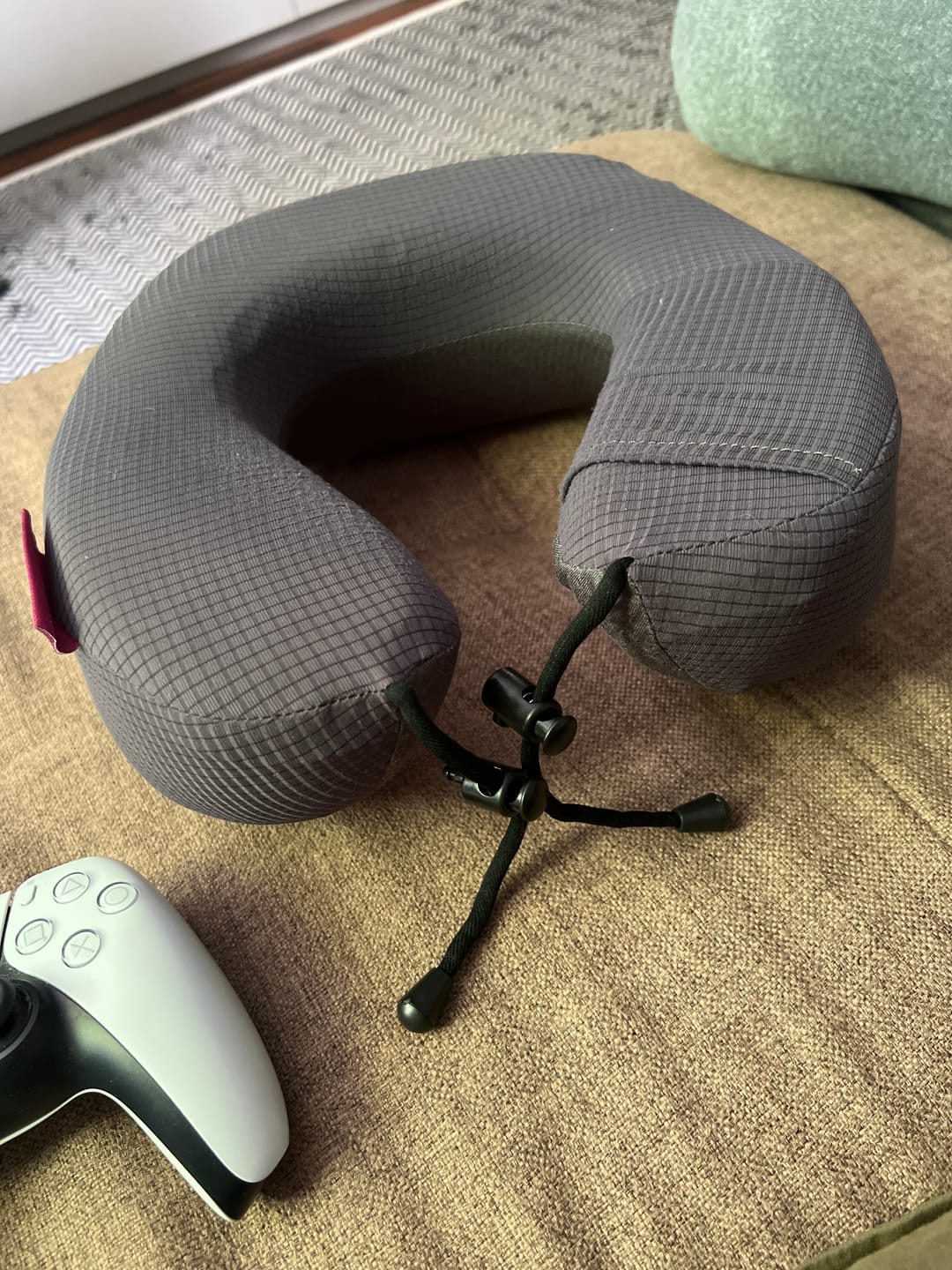 Customer photo review of Travel Pillow U - IWS Off Night