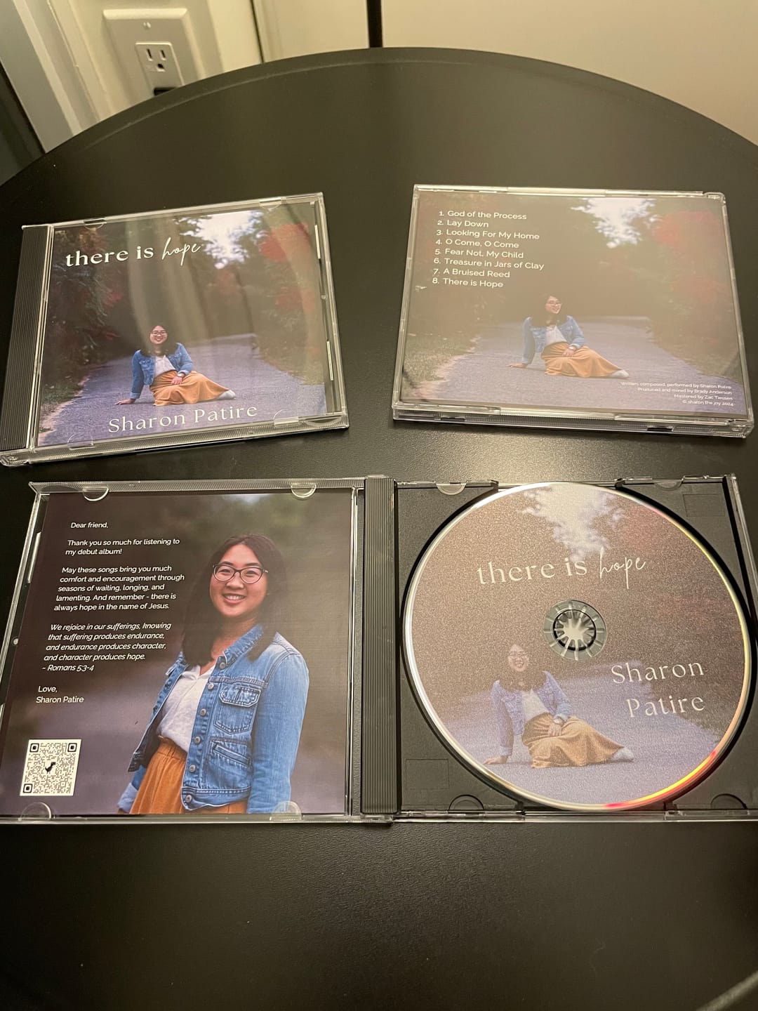 Customer photo review of CD Jewel Cases with 1-Panel Inserts