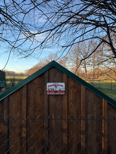 Customer photo review of Personalisiertes Gartenschild mit Hühner Motiv