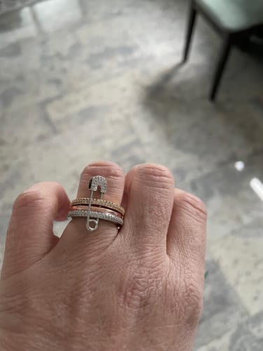 Customer photo review of DREIREIHIGER „LOVE, SMILE, Happiness “ RING MIT SICHERHEITSNADEL