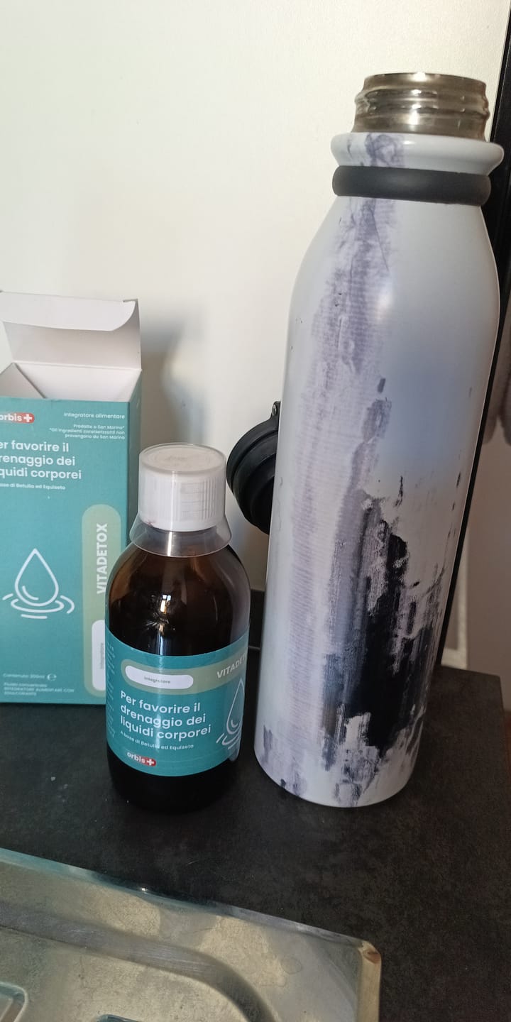 Kundrecension med bild av VITADETOX – För att dränera vätska ur kroppen (200 ml)