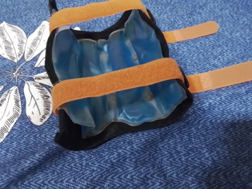 Customer photo review of Flexi Hot & Cold Gel Pack Strap | Dual Purpose Heating & Cooling Solution to Relieve Muscle & Joint Pain (Black)