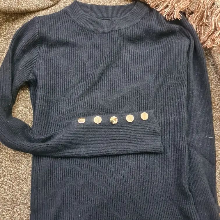 Customer photo review of Thick Knit Sweater O-Neck Casual Soft — Khaki | KIMLUD