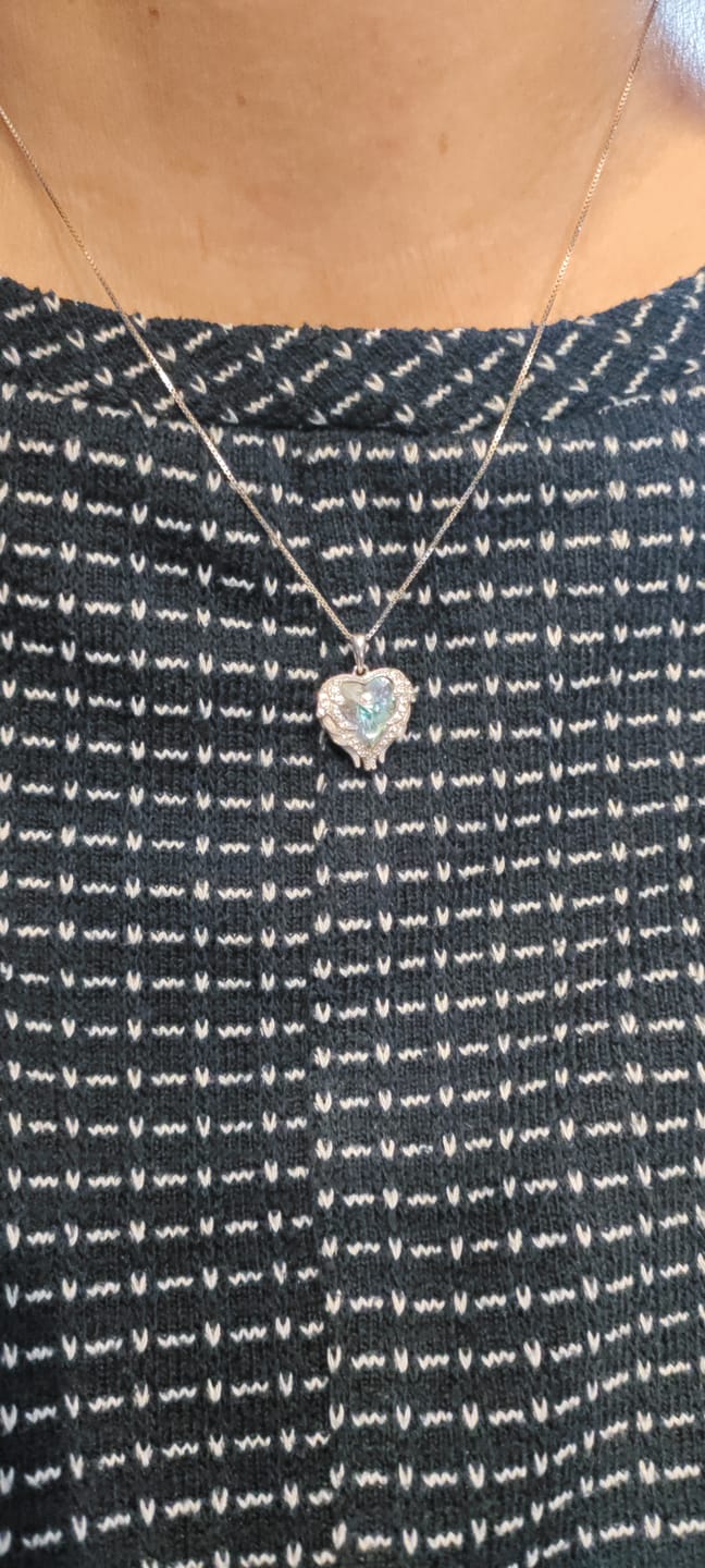 Customer photo review of Engelsflügel Swarovski® Halskette | 925 Sterling Silber | Dein Schutzengel für unterwegs