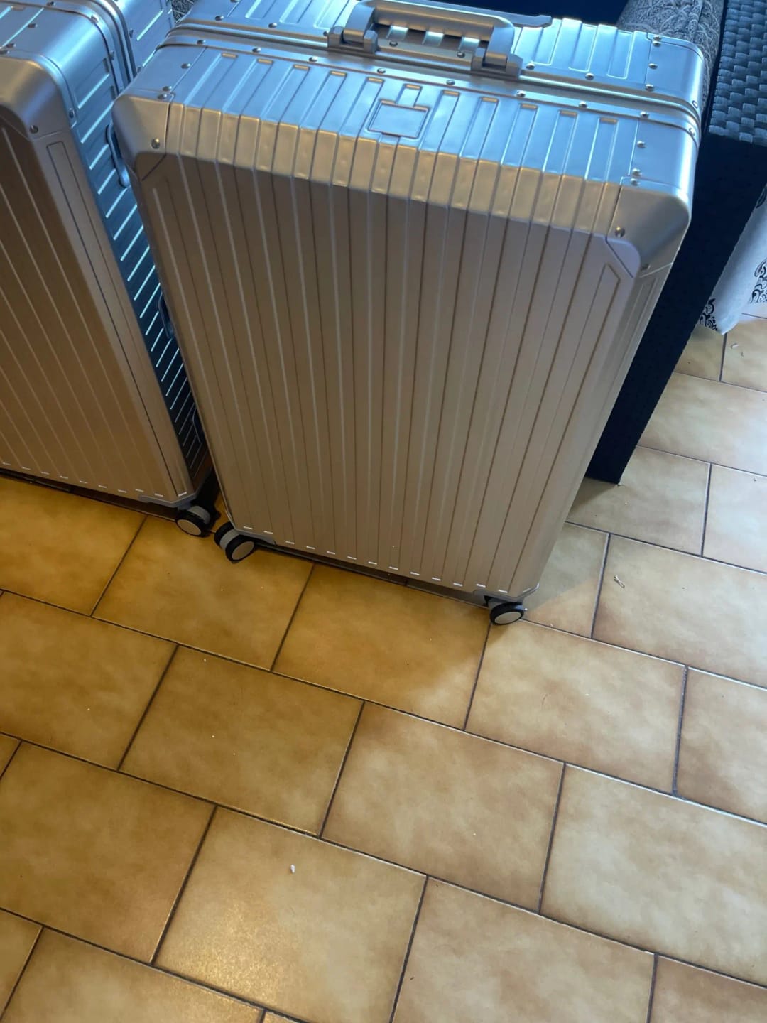 Customer photo review of Aluminum Trolley Suitcase Waterproof Cabin Luggage — Silver | KIMLUD
