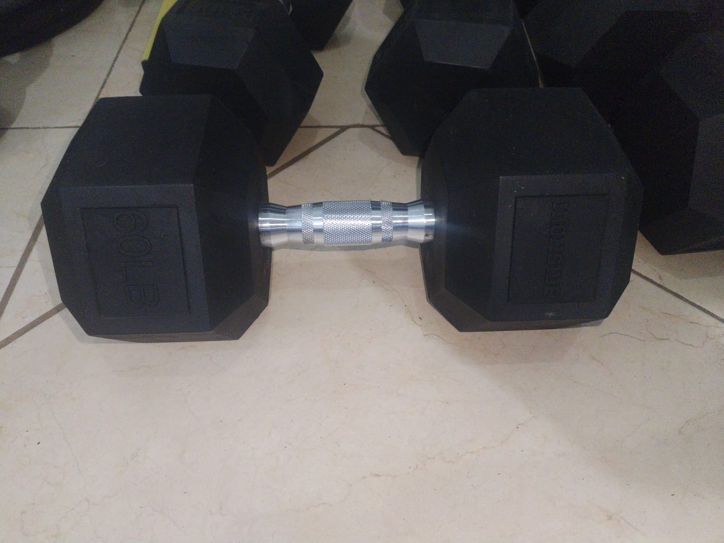 Customer photo review of Mancuernas Hexagonales 5 a 100 lb IRONSIDE Fitness (unidad)