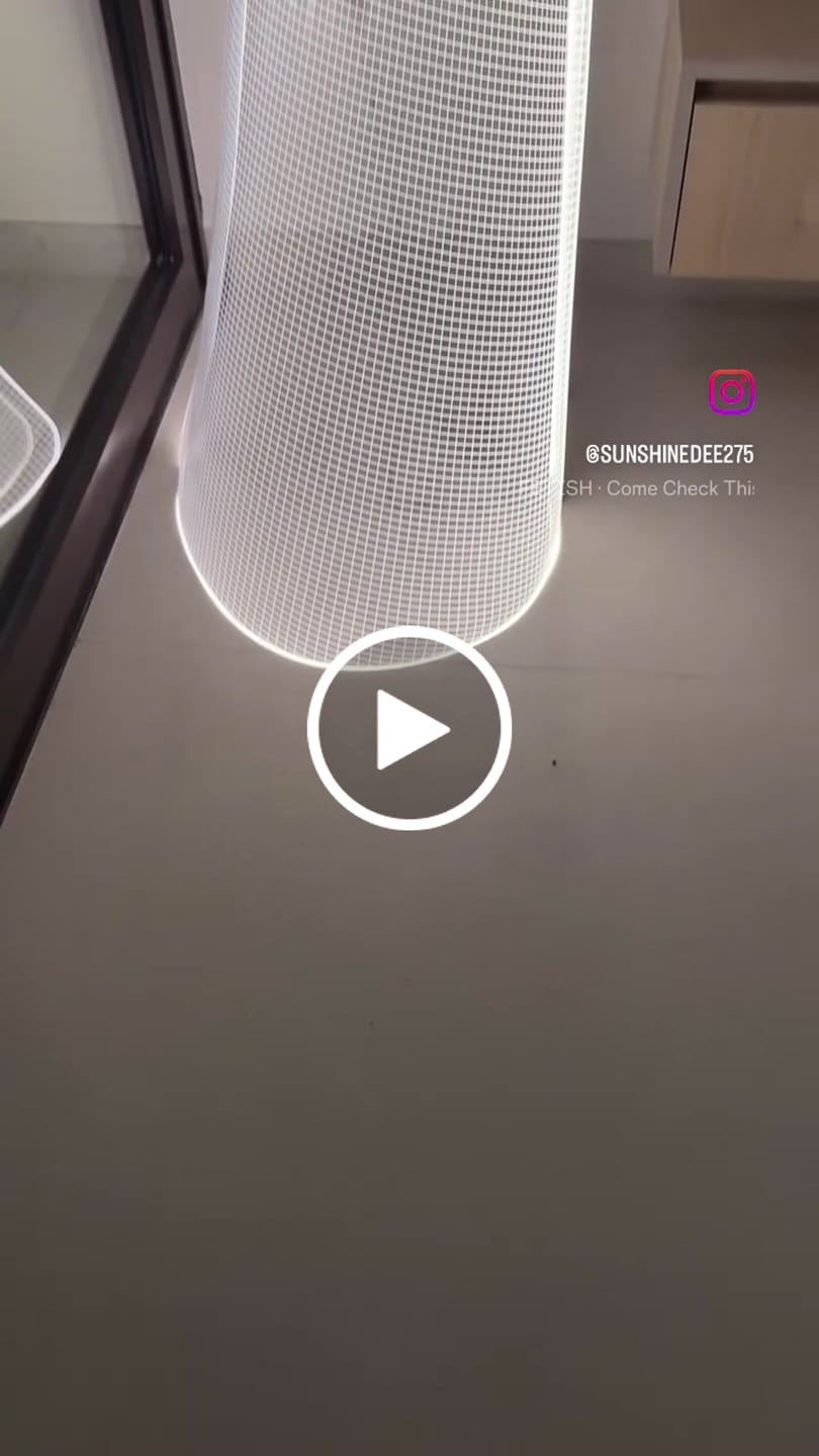 Customer video review of Transparent Torso Floor Lamp MA05706F-001