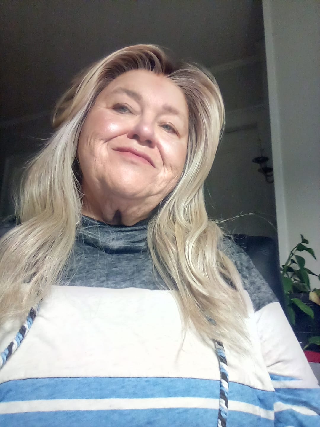 Customer photo review of TOTAL TRANSFORMATION - Neutral Sand Blonde