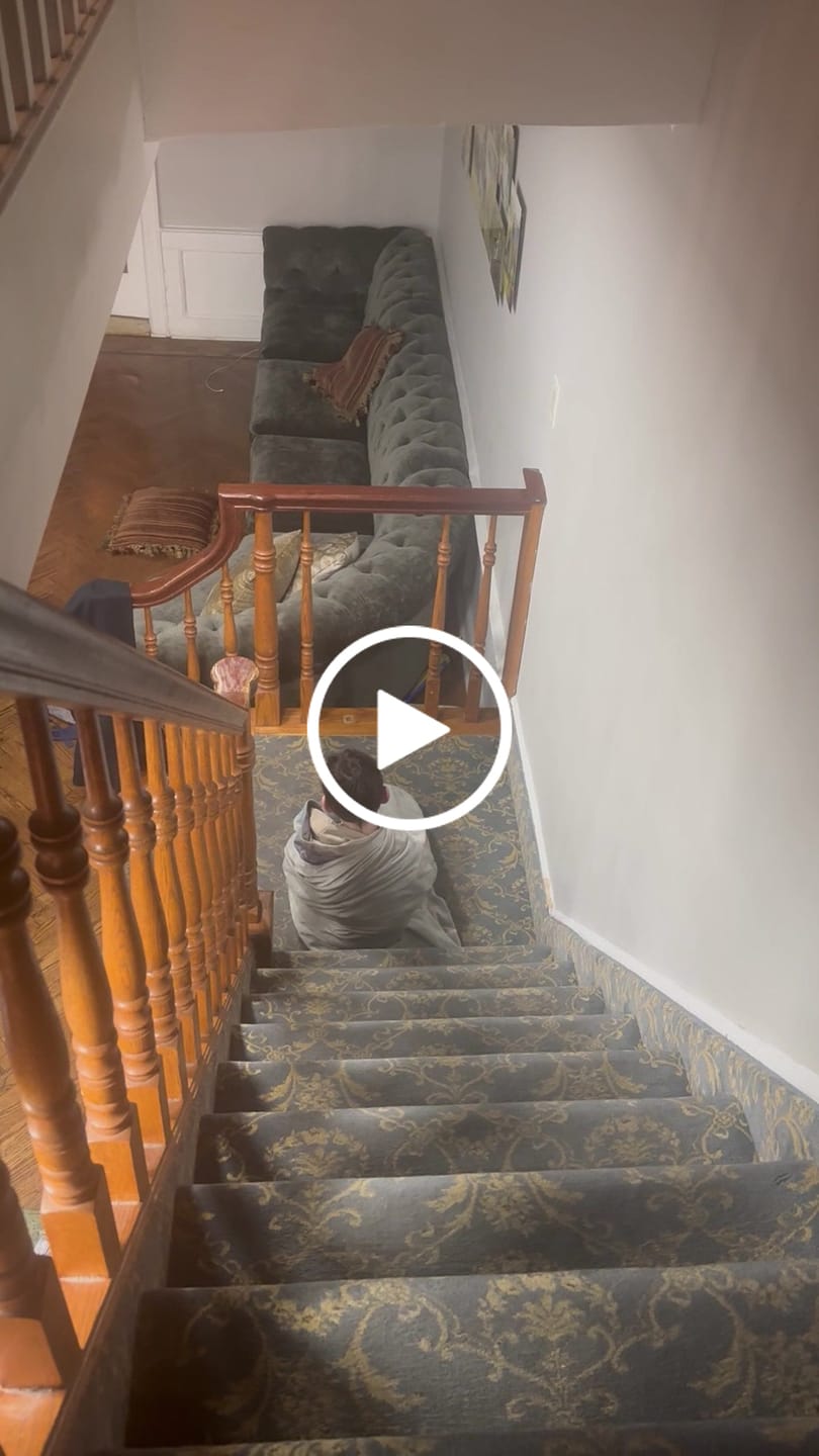 Customer video review of MegaBee Throw Blanket ~ Light Grey