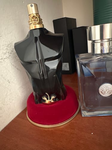 Reseña con foto de un cliente sobre Perfume Jean Paul Gaultier Le Beau Le Parfum EDP