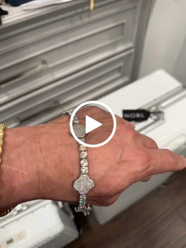 Customer video review of 5MM Four Leaf Moissanite Tennis Chain 14K Gold