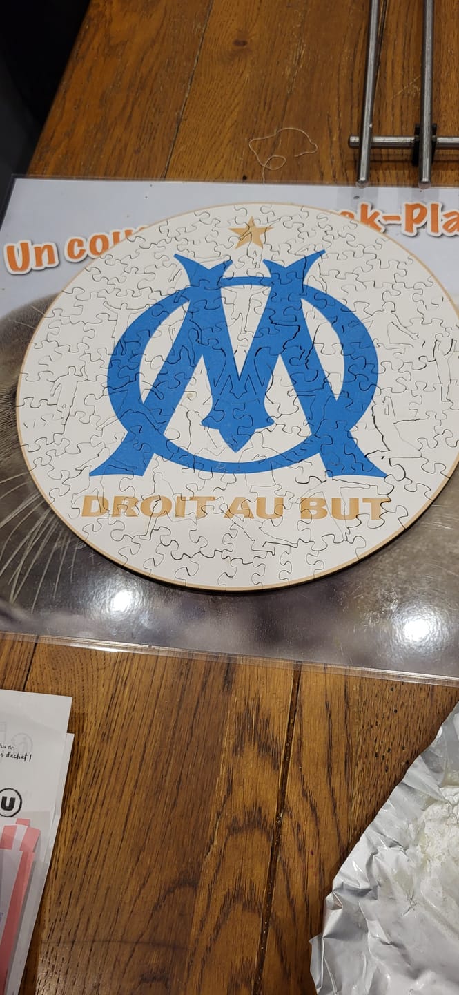 Customer photo review of Logo Olympique de Marseille® - Puzzle en Bois