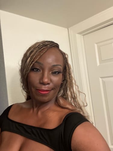 Customer photo review of BOHEMIAN KNOTLESS BRAID WIG, FULL LACE, WAIST, VIP LUX COLOR
