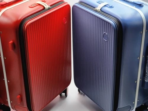 Customer photo review of PC Aluminum Frame Carry-On Luggage Front Laptop Pocket — Steel Gray | KIMLUD