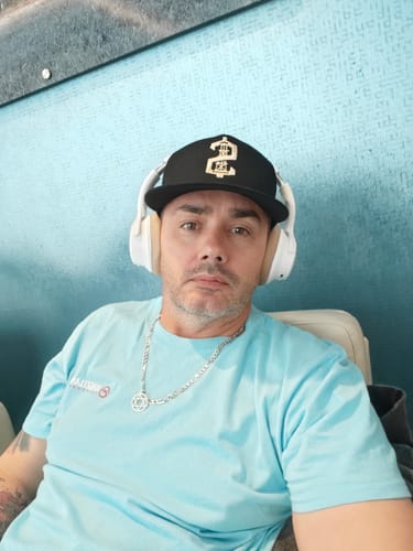 Customer photo review of Headphone Bluetooth Revolution com ANC VX Case - Branco