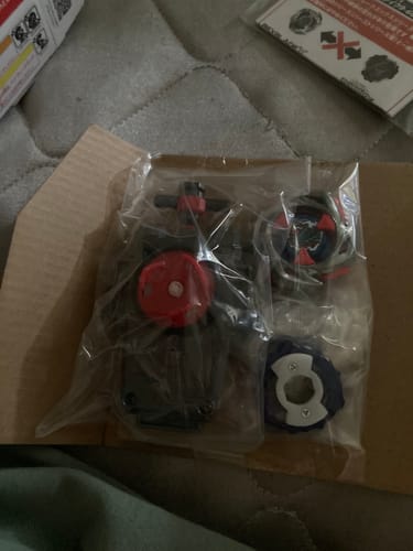 Customer photo review of Takara Tomy Beyblade X UX-11 Impact Drake 9-60LR Starter