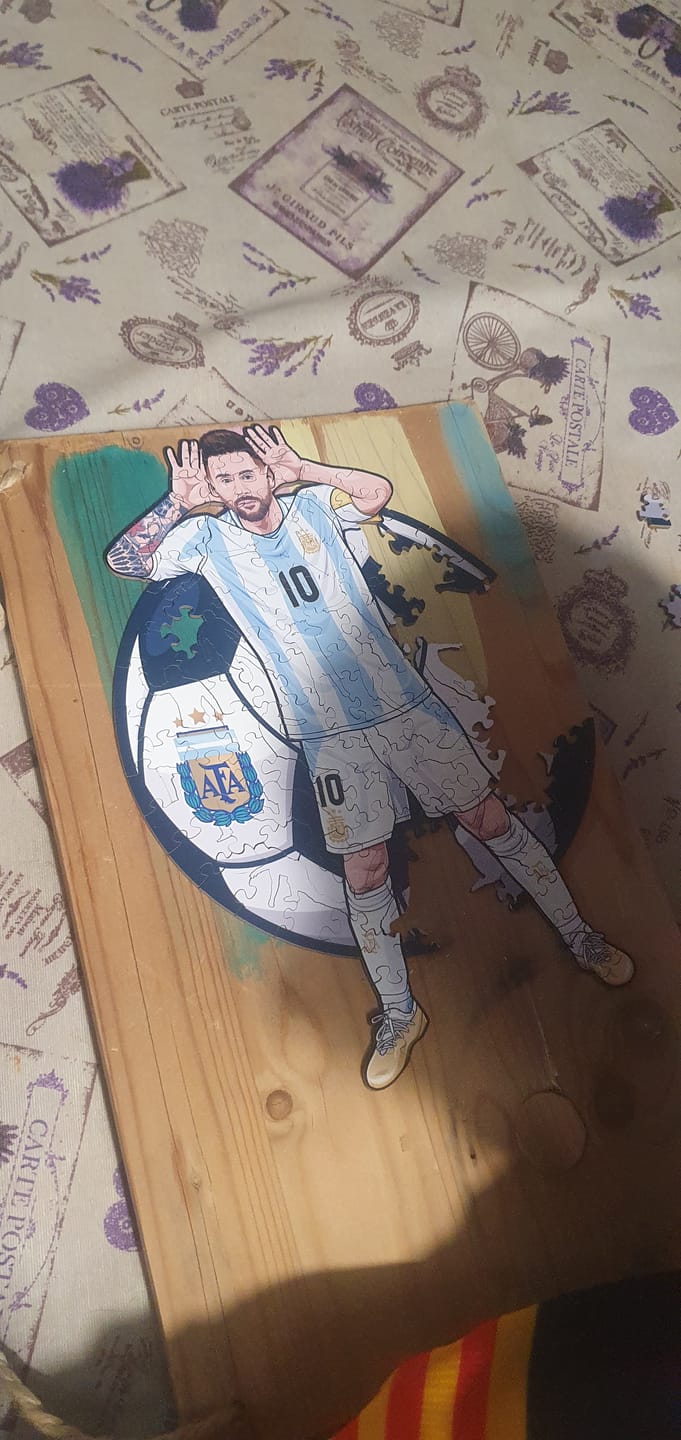 Customer photo review of Lionel Messi - Rompecabezas de Madera