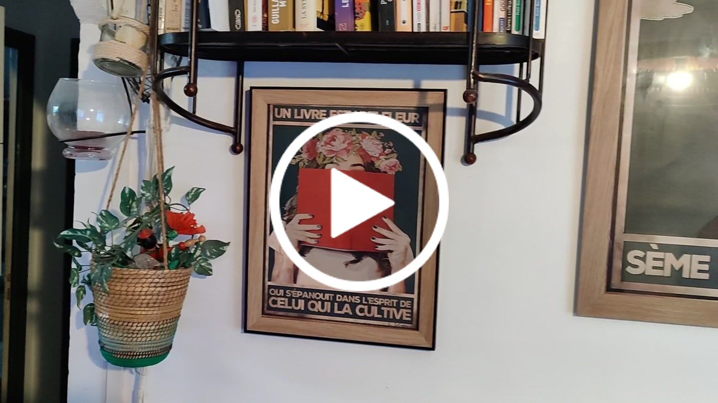 Customer video review of Un livre est une fleur qui s'épanouit dans l'esprit de celui qui la cultive