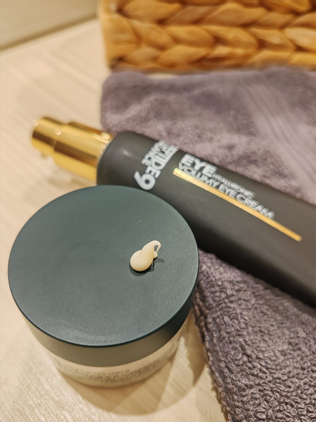 Customer photo review of Pretnovecošanas krēms priekš acu plakstiņiem ar peptīdiem Medi-Peel Peptide Balance 9 Eye Hyaluronic Volumy Eye Cream