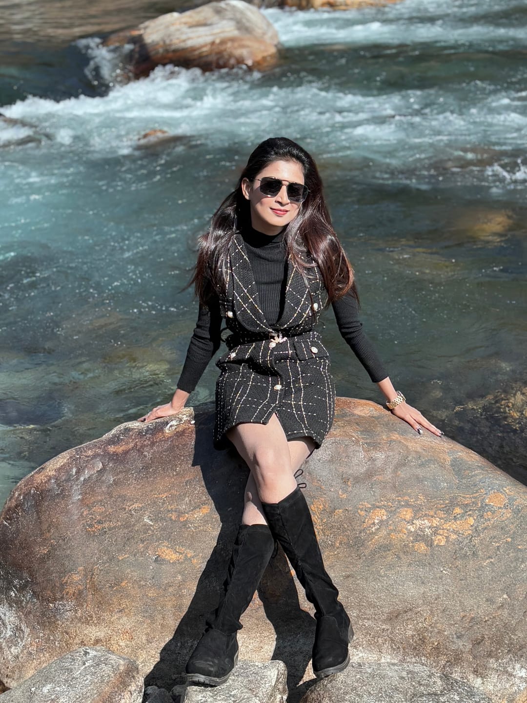 Customer photo review of Rader Set of Top and Woolen Tweed Dress