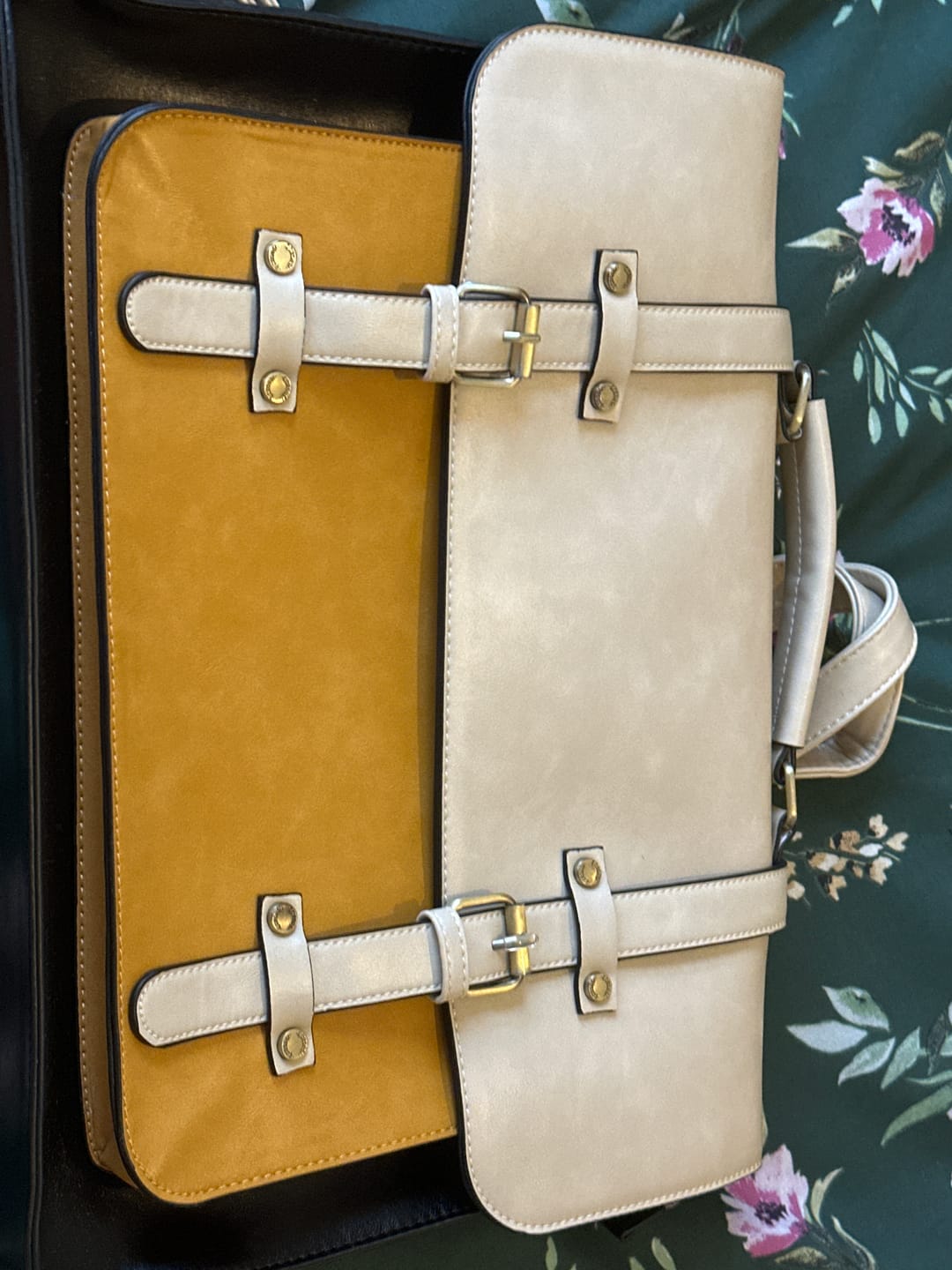 Customer photo review of Sombre Vintage Briefcase
