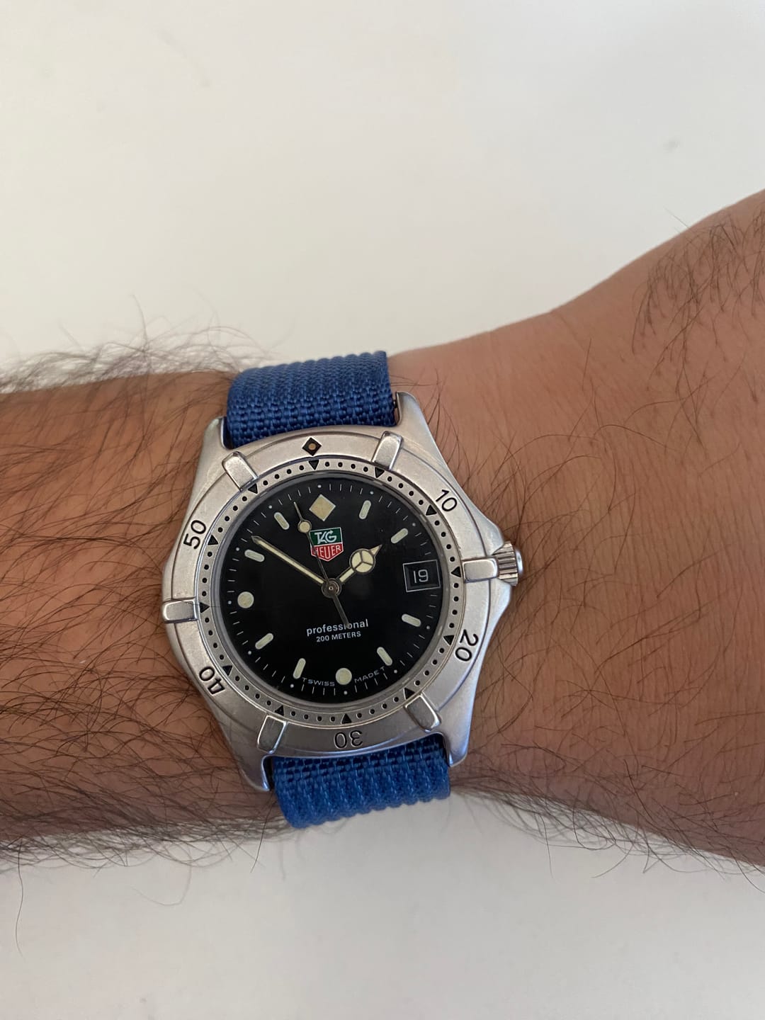 Customer photo review of Correa Nato Dando La Hora Azul