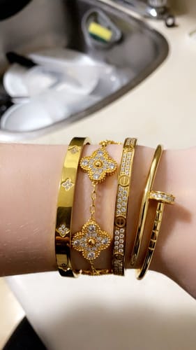 Customer photo review of Flower bangle