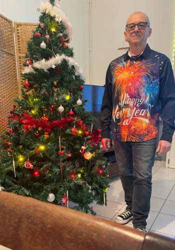 Customer photo review of Chemise à manches longues pour hommes, drôle avec des feux d'artifice et à boutons pour le Nouvel An